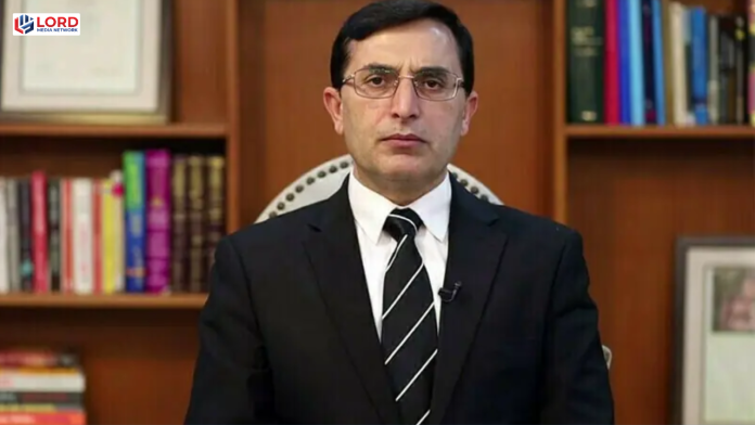 پی ٹی آئی کو دبانے سے نظام سے نکلنے کا خطرہ: گوہر