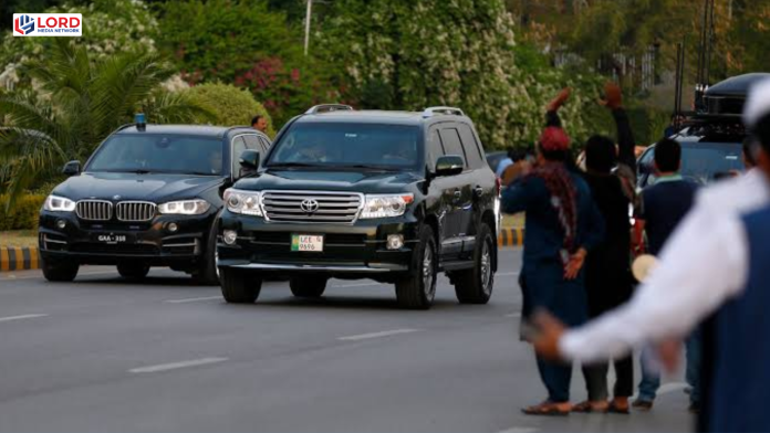 سرکاری ملازمین کے لیے پیٹرول اور گاڑیوں کی سہولت بحال
