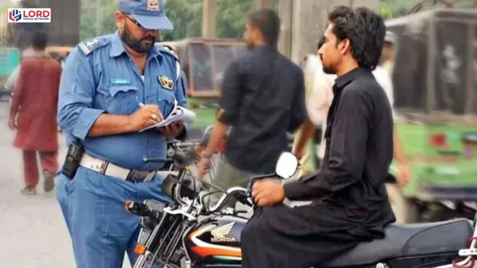 لاہور میں ہیلمٹ نہ پہننے والوں کی موٹرسائیکلیں بند کرنے کا بڑا فیصلہ