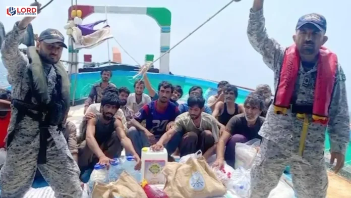 پاک بحریہ نے شمالی بحیرۂ عرب میں کامیاب ریسکیو آپریشن کے ذریعے 19 ماہی گیروں کی کشتی کو بچا لیا