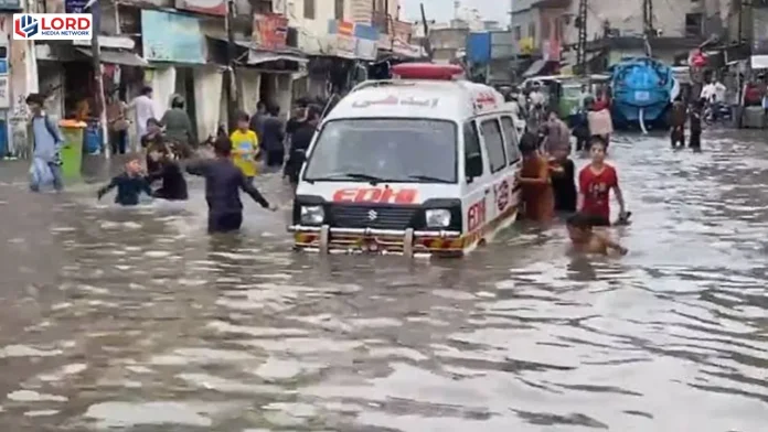 مون سون بارش سے راولپنڈی کے نشیبی علاقے زیر آب، 6 سالہ بچہ نالے میں ڈوب گیا
