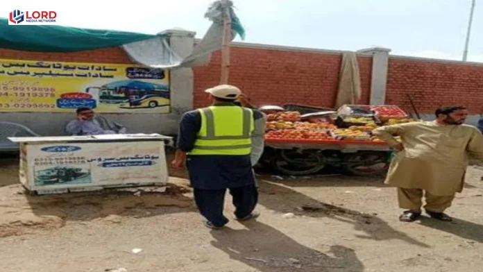 کراچی میں فٹ پاتھوں سے ٹھیلے ہٹانے کا اعلان، کمشنر کراچی