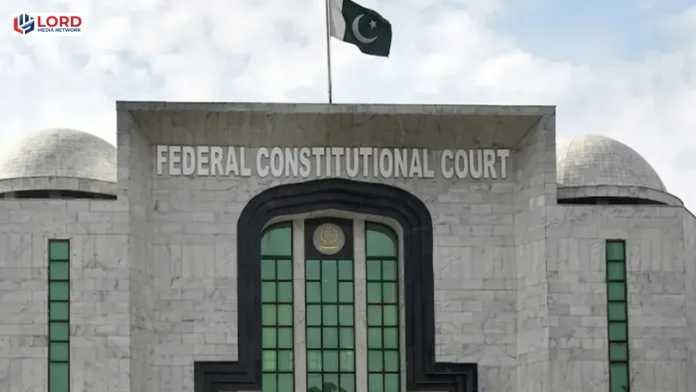 بانی پی ٹی آئی کی اسپتال منتقلی پر وفاقی آئینی عدالت  نے ریکارڈ طلب کرلیا