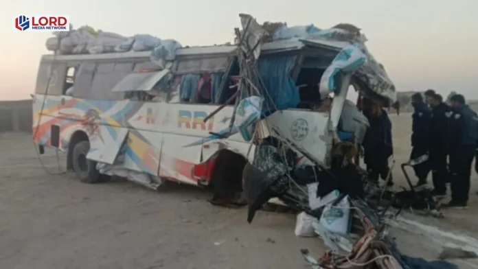 راجن پور میں مسافر بس الٹنے سے 8 افراد جاں بحق، 32 زخمی