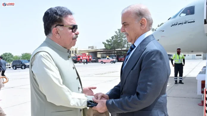وزیراعظم  کوئٹہ پہنچ گئے، دورے کے دوران امن و ترقی  کے امور زیر غور رہیں گے
