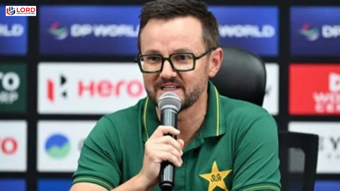 مائیک ہیسن نے اسپن وکٹوں پر تنقید مسترد کردی