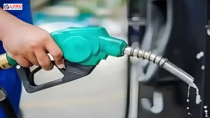 حکومت نے پیٹرول کی قیمت میں 4 روپے کمی کردی