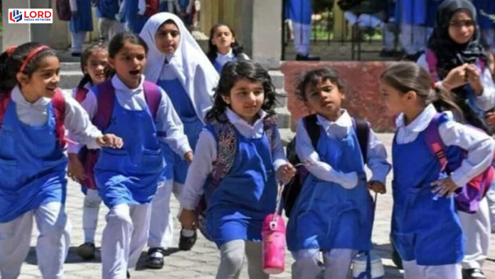 بچوں کے اسکول داخلوں میں 9.9 فیصد کمی