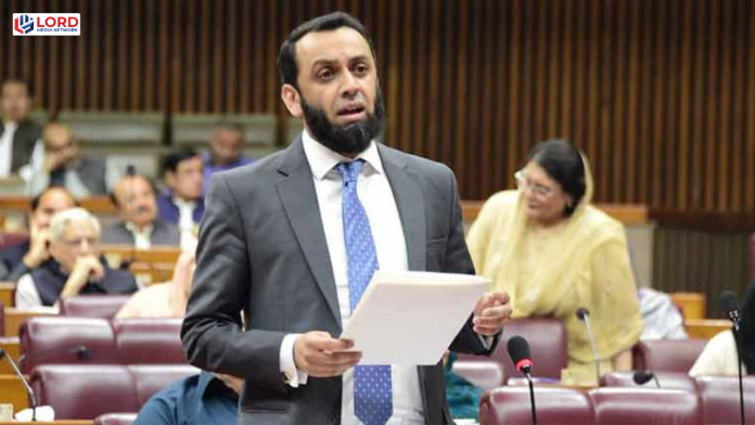 عطا تارڑ: بجٹ میں تنخواہ دار طبقے کو بڑا ریلیف دیا گیا