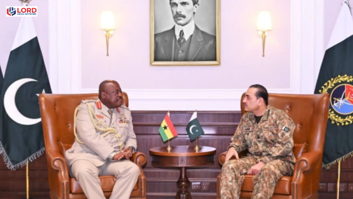 فیلڈ مارشل عاصم منیر کی گھانا کے چیف آف ڈیفنس سے ملاقات