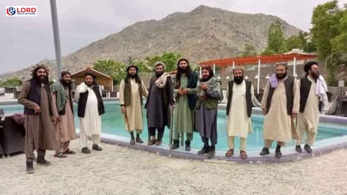 کابل ہوٹل میں حافظ گل بہادر گروپ کی تصاویر وائرل