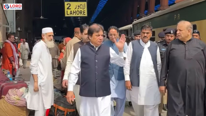 وزیر ریلوے کا لاہور اسٹیشن دورہ، ناقص انتظامات پر برہمی