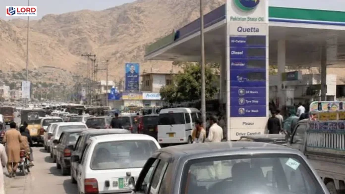 ملک میں پیٹرول کی قلت کا خدشہ, صرف 15 دن کا ذخیرہ باقی