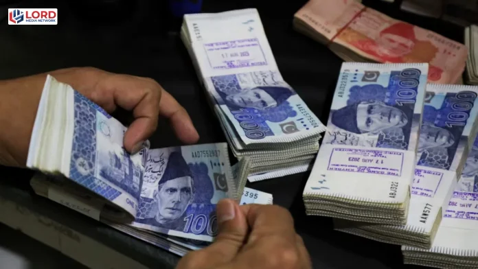 وفاقی حکومت  نے ترقیاتی منصوبوں پر 916 ارب روپے خرچ کیے