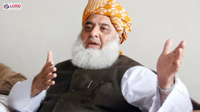 کشمیر میں خون خرابہ نہیں، مذاکرات ہونے چاہیں، فضل الرحمان