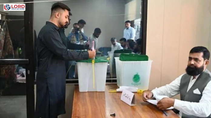 لاہور میں آزاد کشمیر کی 2 مہاجر نشستوں پر  پولنگ کل ہوگی