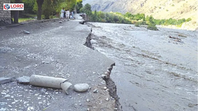 چترال میں سیلابی صورتحال تشویشناک، دریا کا بہاؤ متاثر