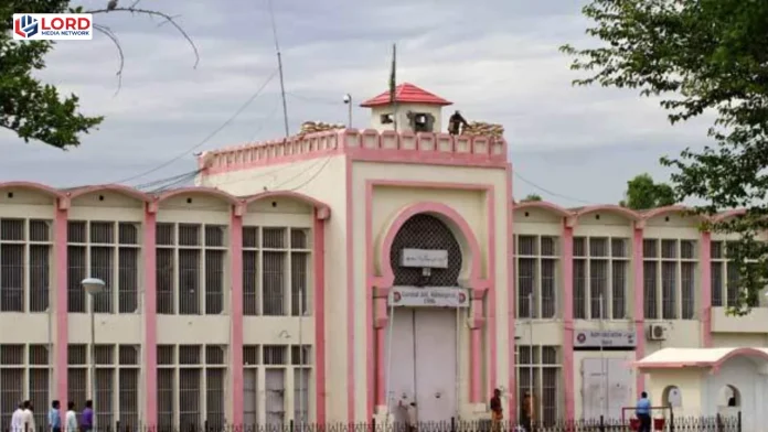 اڈیالہ جیل سے موبائل فونز ضبط، 3 قیدی اٹک جیل منتقل