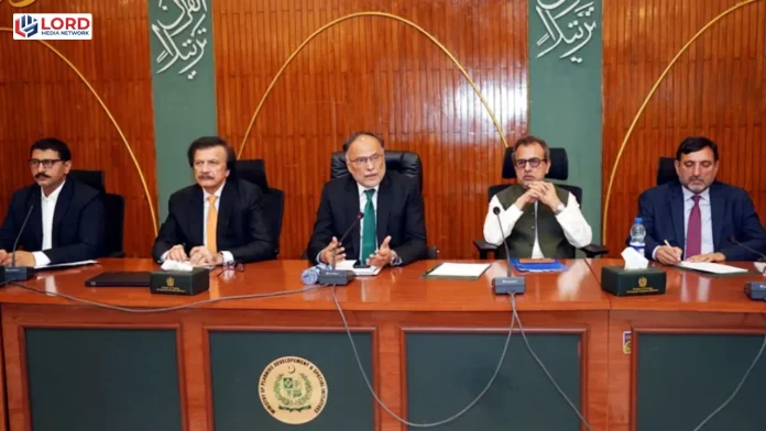 پاکستان کا 63 ارب ڈالر برآمدی ہدف، آٹو سیکٹر پر نظریں