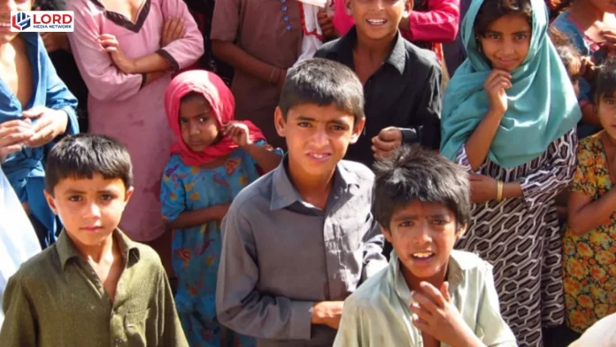 خیبر پختونخوا میں اسکول نہ جانے والے بچوں کی گھر گھر گنتی کا فیصلہ