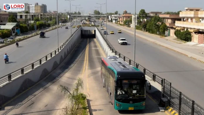 پشاور سے 4 اضلاع تک موٹر وے بی آر ٹی سروس شروع کرنے کا منصوبہ زیر غور