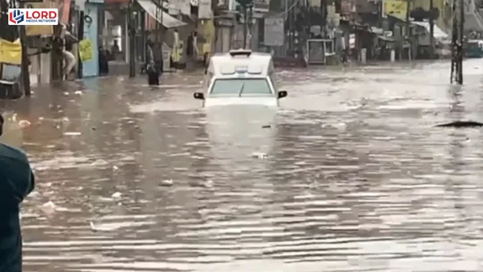 راولپنڈی میں بارش کے باعث مدرسے میں پانی داخل ہونے سے طلبہ پھنس گئے