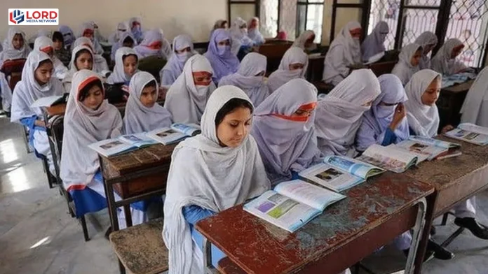 خیبرپختونخوا میں 627 سرکاری اسکول غیر فعال ہونے کا انکشاف